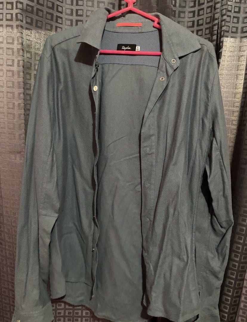 Rapha Long Sleeve Button Up Shirt Size S (Category: Tshirts & Polo Shirts ) located in Tanauan. Submitted by rie098 (Listing ID 1461911676, Image 1). Description: - Rapha long sleeve shirt - Button-up front - Small textured pattern throughout - Ideal for casual wear or layering - Tagged size S.