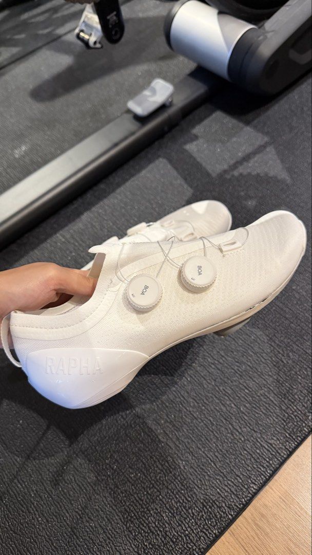 Rapha Pro Team Powerweave Road Shoes (Category: Bicycles) located in Quezon City. Submitted by billie.alpha (Listing ID 1461837476, Image 2). Description: - Rapha Pro Team Powerweave Road shoes - Color: White - Size: 41 EU / 26.3cm - Type: Road bike shoes - Closure: Dual BOA dials for a secure and precise fit - Condition: Used2x, with minor scuffs on the soles from normal use - Includes: Cleats attached - Too big on me :(.