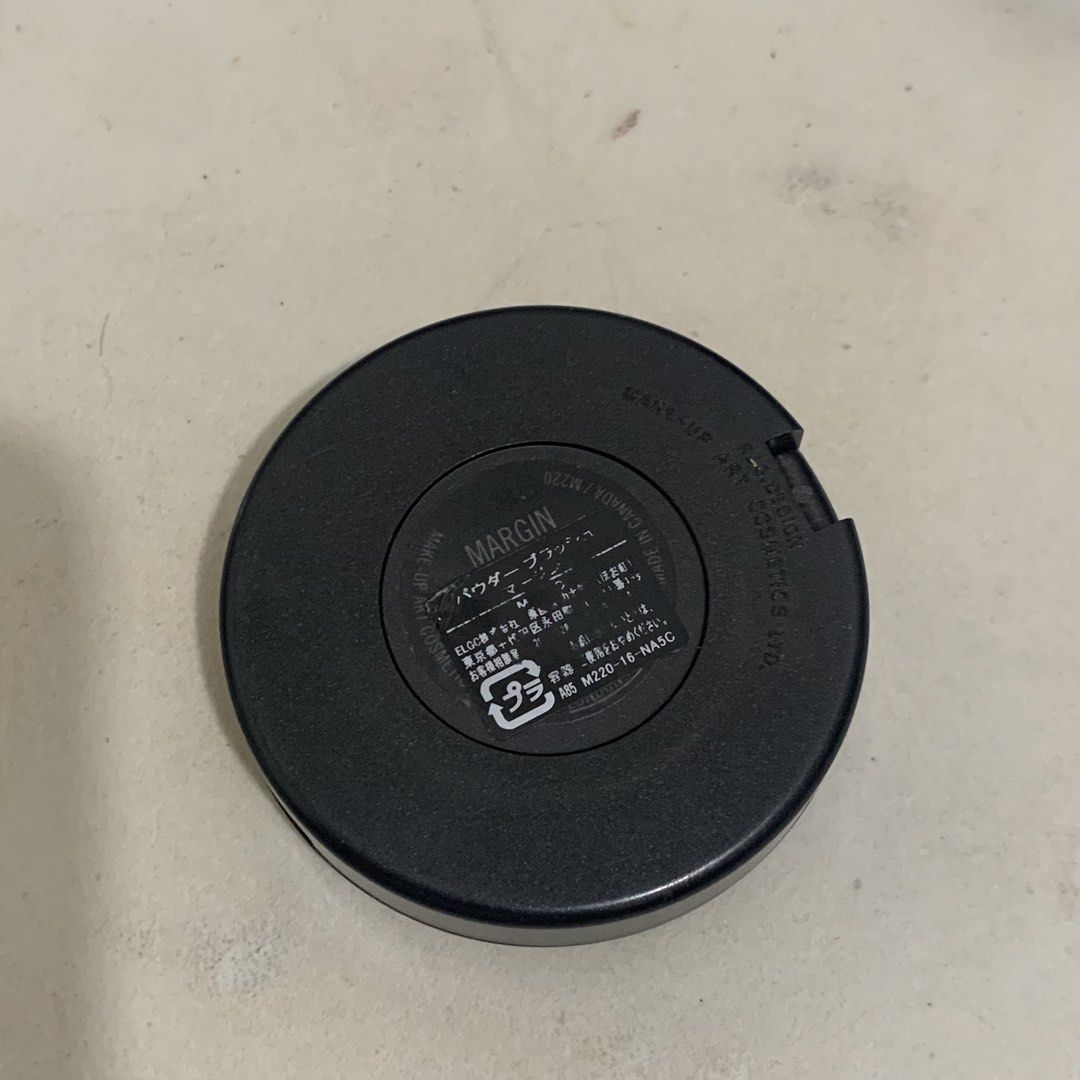 [RARE] MAC Margin Blush (Collector’s Item) (Category: Makeup) located in San Pascual. Submitted by khatpeachy89p08 (Listing ID 1461804509, Image 2). Description: - MAC powder blush - Lovely peachy-pink shade - Subtle shimmer finish - Black compact with clear lid - Used, but still has plenty of product left - Perfect for a healthy, glowing look.