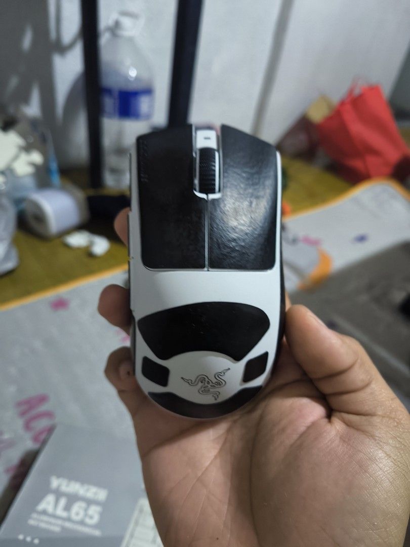 Razer DeathAdder V3 Pro Wireless Gaming Mouse (Category: Mouse & Mousepads) located in Cavite. Submitted by rexramirez15 (Listing ID 1461861209, Image 2). Description: - Razer DeathAdder V3 Pro Wireless Gaming Mouse - Color: White and Black - Sensor: 30K Optical Sensor - Ideal for Gaming - Feel free to ask any questions! fixed price zTanza cavite.