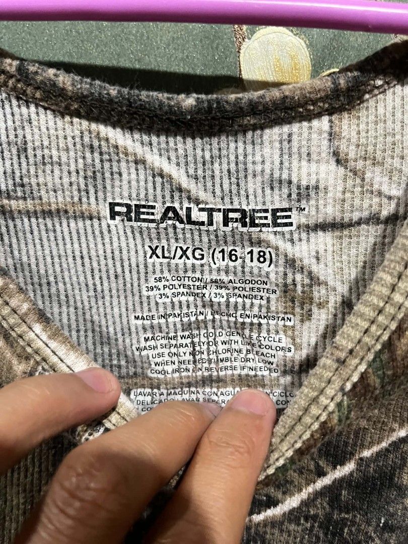 RealTree Tank Top (Category: Sleep and Loungewear) located in Sindangan. Submitted by waterbop (Listing ID 1461925005, Image 3). Description: REALTREE TANK TOP 700 + SF 14x25 no issue excellent condition 10/10 color rate loc mindanao.