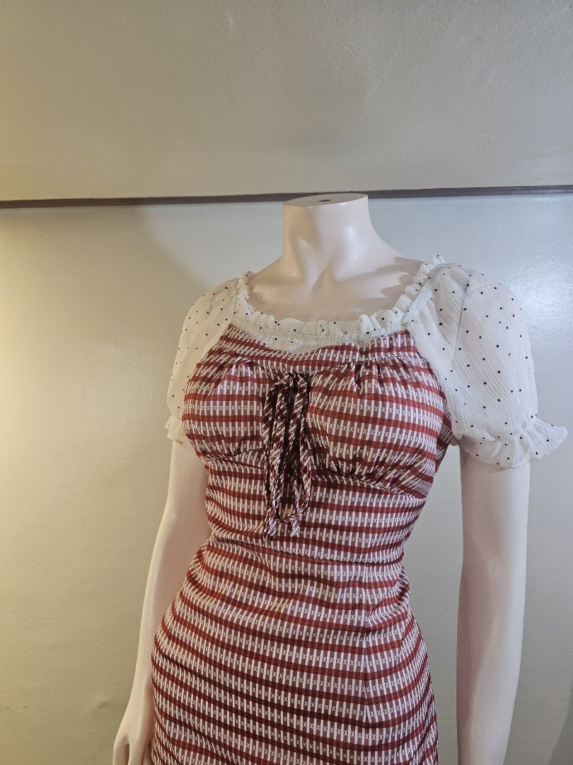 Red and White Gingham Puff Sleeve Dress (Category: Dresses) located in Antipolo. Submitted by ancheska_ (Listing ID 1461801466, Image 3). Description: Medium-Large No Issue 📍Upper Antipolo .