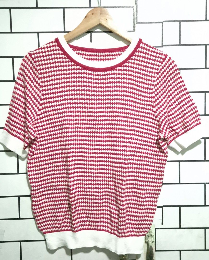 Red and White Knitted Top (Category: Shirts) located in Bulacan. Submitted by rgrs.collexn (Listing ID 1461881494, Image 1). Description: Up to 40" bust ito. ✨ Check out my listings for more affordable preloved finds! ✨ Please manage your expectations as all items are preloved. Any flaw/s, if applicable, will be clearly indicated in the item description. ‼️ No joy reservers or bogus buyers. ‼️ Clicking "Offer" means you are committed to purchasin