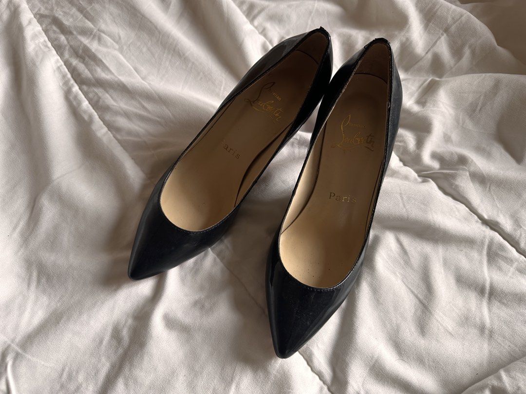 Red bottoms L0ub0ut1n (Category: Heels) located in Los Banos. Submitted by prel0v3d. (Listing ID 1461877926, Image 2). Description: With issue Size 36.