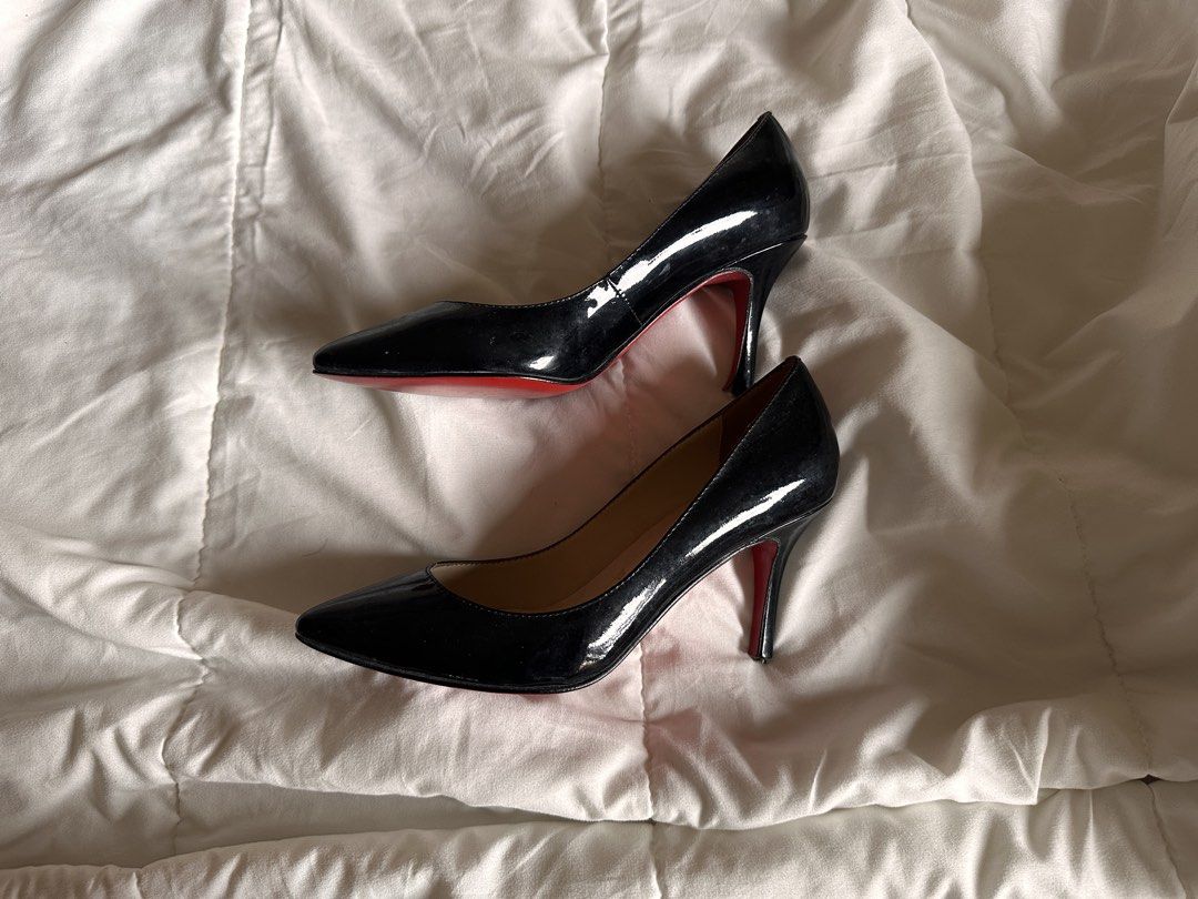 Red bottoms L0ub0ut1n (Category: Heels) located in Los Banos. Submitted by prel0v3d. (Listing ID 1461877926, Image 1). Description: With issue Size 36.