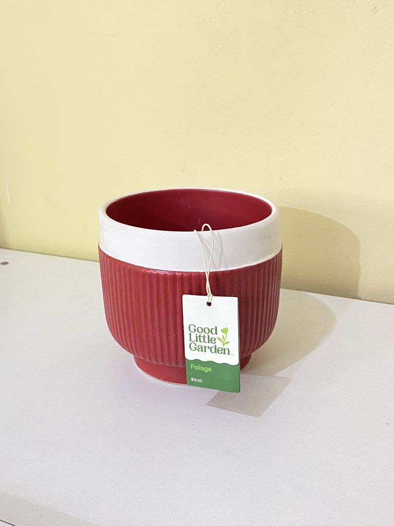 RED PLANTER (Category: Pots & Planters) located in Dasmarinas. Submitted by hannah.oakph (Listing ID 1461829996, Image 3). Description: .
