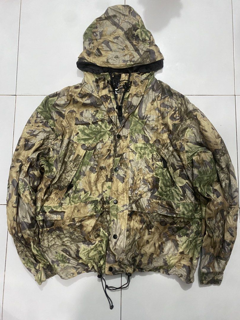 ReelTree Jacket (Category: Coats, Jackets and Outerwear) located in Mabalacat. Submitted by dagz_thrift (Listing ID 1461962606, Image 1). Description: Reel tree Boxy Jacket Good Condition Dimes 26 width x 27.5 length No issue Need wash only may white flakes sa loob check last picture .