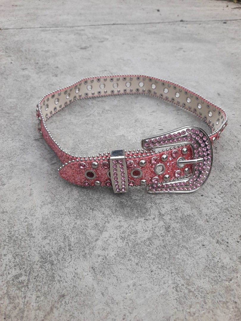 Rhinestone Studded Western Belt (Category: Belts) located in Iloilo. Submitted by mnky.bsns03 (Listing ID 1461927835, Image 1). Description: 9.5/10 Color rate No issues 36 Length.