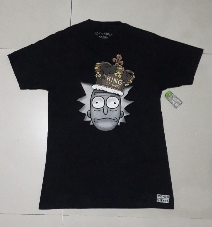 Rick & Morty T-Shirt (Category: Tshirts & Polo Shirts ) located in Koronadal. Submitted by scottie_spliffin (Listing ID 1461800518, Image 1). Description: Size: Small (17x27) Condition/Color Rate: 9/10 Price: 350 Add SF (Courier Thru J&T).