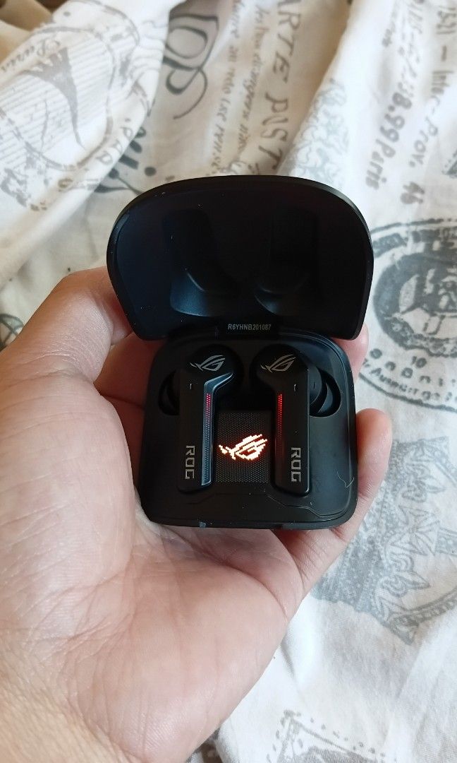 ROD Gaming Earbuds (Category: Earphones) located in Marihatag. Submitted by julsluxcerie08 (Listing ID 1461924732, Image 1). Description: ROD Earbuds for streaming or gaming partner.