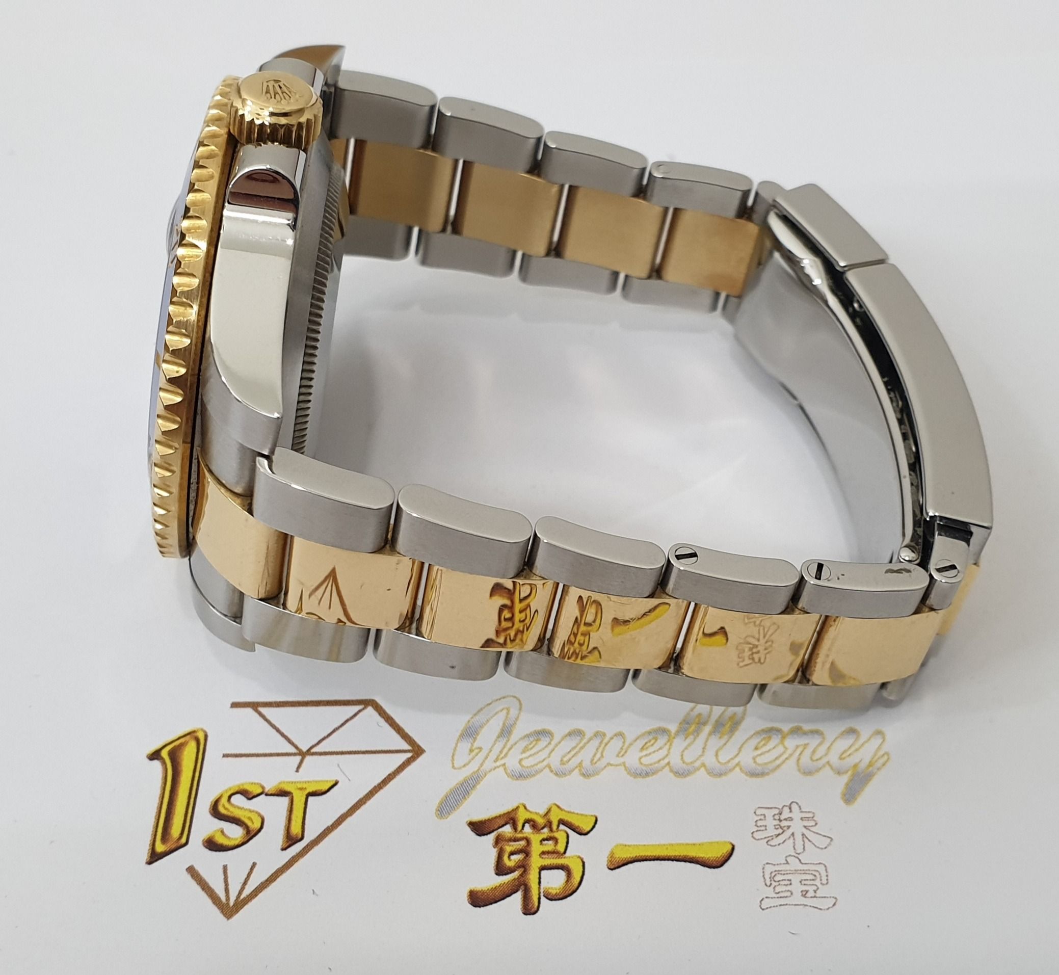 ROLEX SUBMARINER M:116613LB (Category: Watches) located in Singapore. Submitted by 1stjewelleryfls (Listing ID 1461869735, Image 2). Description: YEAR 2015.