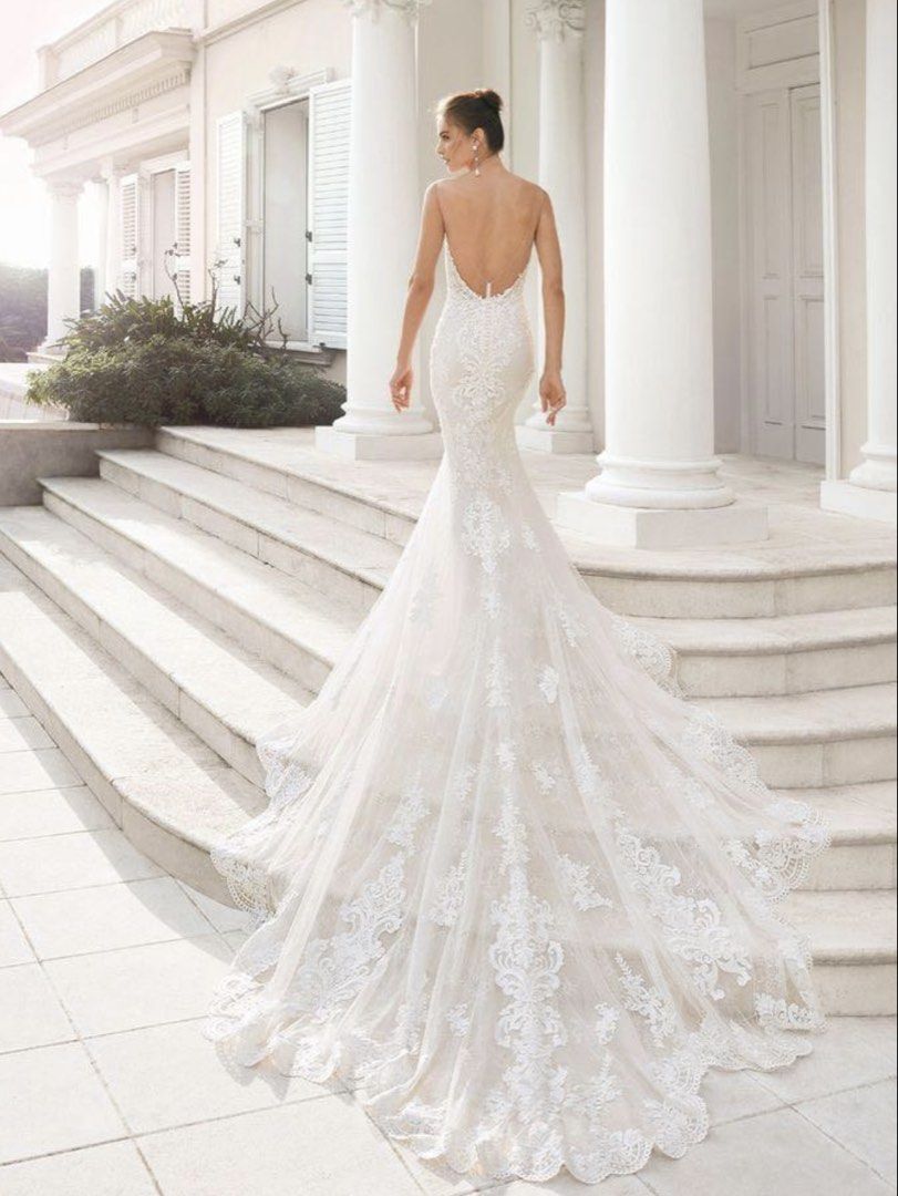 Rosa Clara Wedding Gown worth 200k+ (Category: Evening dresses & gowns) located in Manila. Submitted by lukedca (Listing ID 1461890255, Image 1). Description: Rosa Clara srp 200k+ Used once Complete w/veil and garment bag Negotiable :).