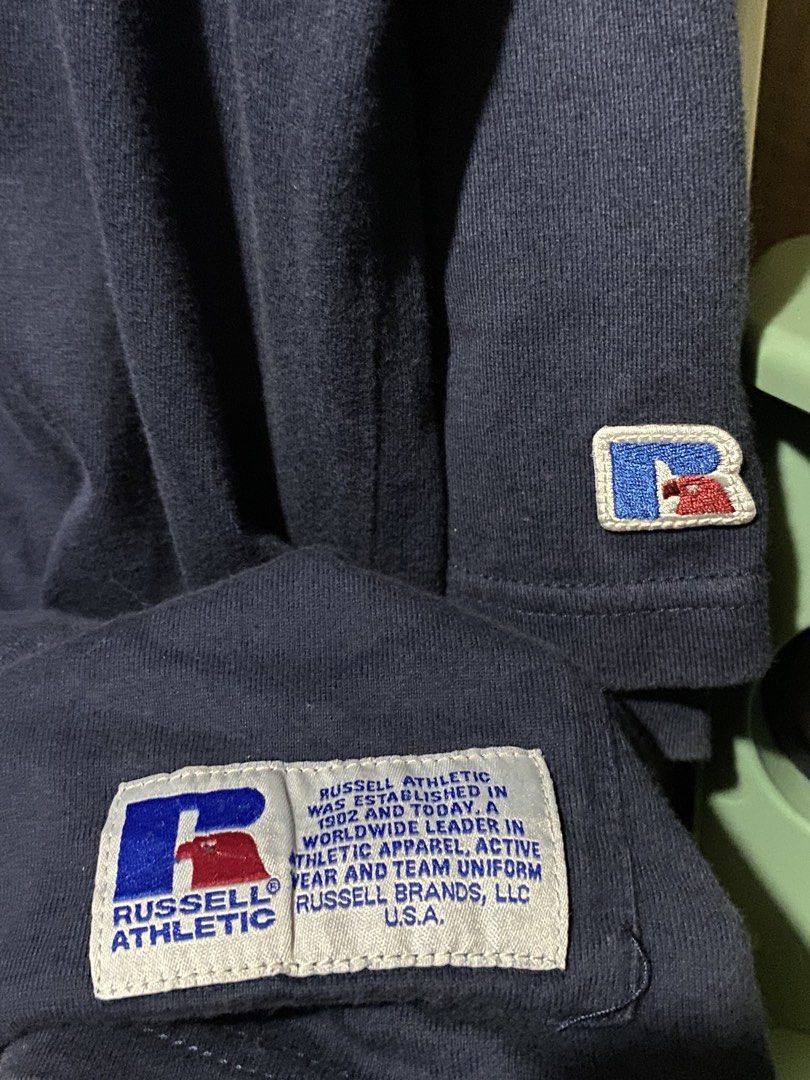 Russel Athletic Crew Neck With Dual Pockets (SIZE LARGE) (Category: Tshirts & Polo Shirts ) located in Manila. Submitted by brothersarchive (Listing ID 1461973339, Image 3). Description: Up for sale is a unique and rare navy blue Russell Athletic long-sleeve crewneck shirt. This piece stands out from typical sportswear with its distinctive dual utility front pockets at the waist, combining functional streetwear style with classic comfort..