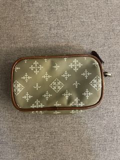 (Category: ) located in . Submitted by one2.onlinestoreonline (Listing ID 1461982391, Image 1). Description: .