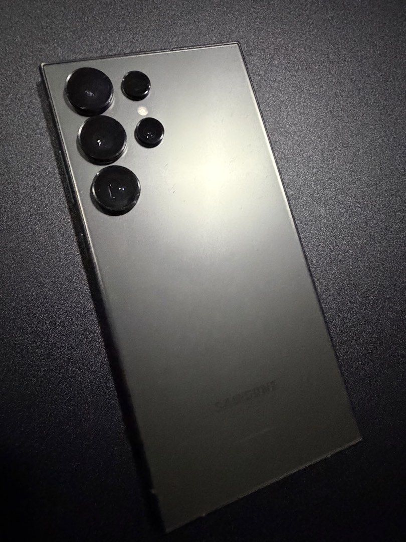 S24 Ultra (Category: Samsung) located in Angeles City. Submitted by kaicorby (Listing ID 1461999915, Image 2). Description: Galaxy S24 Ultra Titanium Black 256GB Original unused charging cable in box NO SWAP RFS: used only one month, not in use anymore.