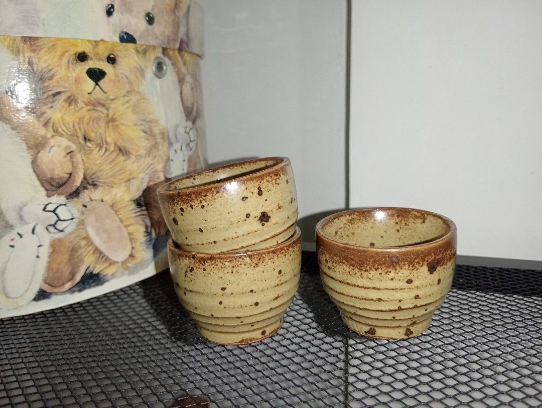 SAKE CUPS #2 (Category: Coffee & Tea Tableware) located in Kawit. Submitted by gieclutter (Listing ID 1462033410, Image 1). Description: Flakers and joy reservers are 𝗻𝗼𝘁 𝗮𝗹𝗹𝗼𝘄𝗲𝗱 Actual photos, sized precisely Verify the item's dimensions first All sales are final—no returns, exchanges, or refunds 𝗖𝗢𝗡𝗗𝗜𝗧𝗜𝗢𝗡: ・𝗟𝗡 ・minor scratches 𝗟𝗢𝗖𝗔𝗧𝗜𝗢𝗡: Kawit, Cavite 𝗠𝗢𝗣: 𝗣𝗙/NO COD Item price + ₱𝟳𝟱 Minimum SF *rates vary base