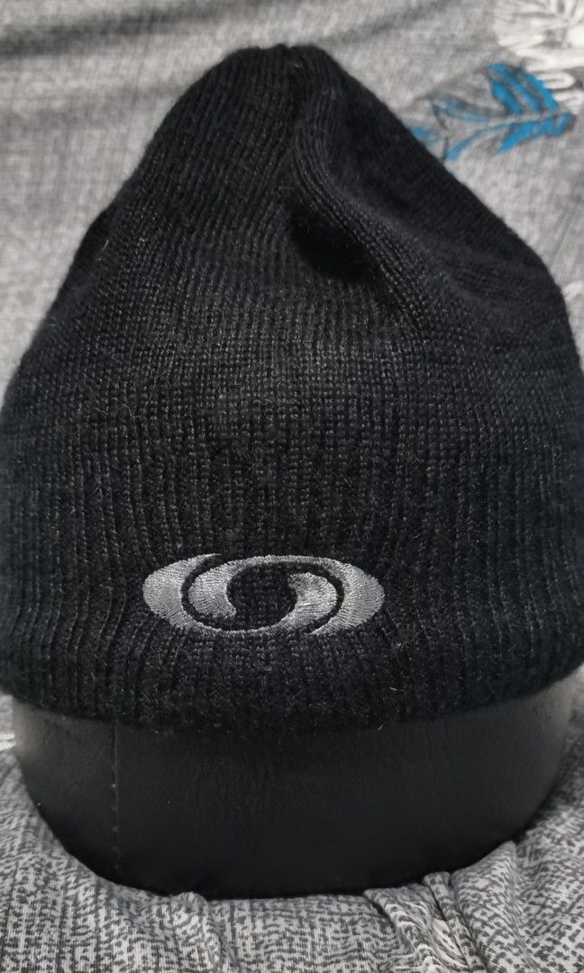 Salmon Black beanie (Category: Beanies) located in San Jose. Submitted by thrift_ni_sir (Listing ID 1461955066, Image 1). Description: Excellent condition MOD j&t Add shipping fee MOP gcash.