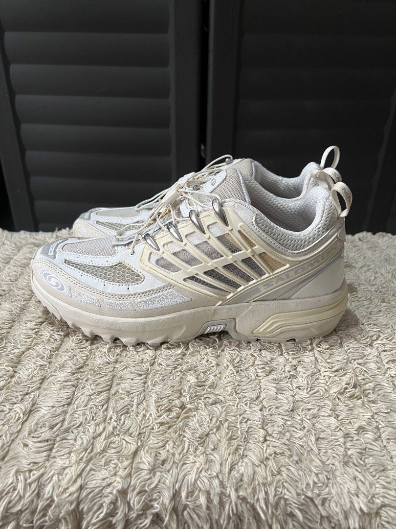 Salomon ACS Pro (Category: Casual Shoes) located in Angono. Submitted by odd.fitt (Listing ID 1461969690, Image 2). Description: Brand new with box Never worn (hindi pa makapag-hike) 8.5 US men 42 EU 26.5 cm .