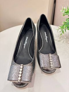 (Category: ) located in . Submitted by luxshare_preloved_ (Listing ID 1461918369, Image 1). Description: .