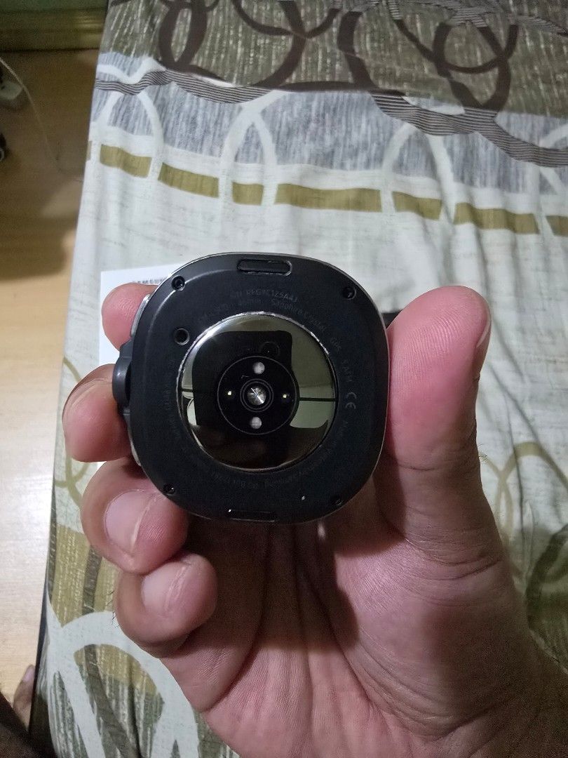 Samsung Galaxy Watch 8 Classic Smartwatch (Category: Wearables & Smart Watches) located in Quezon City. Submitted by kyotow (Listing ID 1462023729, Image 3). Description: - Samsung Galaxy Watch 8 Classic - Comes with original box and charger - Features a stylish black leather strap - Ideal for fitness tracking and receiving daily notifications - Bright and clear display - Customizable watch faces - RFS: Upgrade - Still under warranty -MOP Cash/Ba