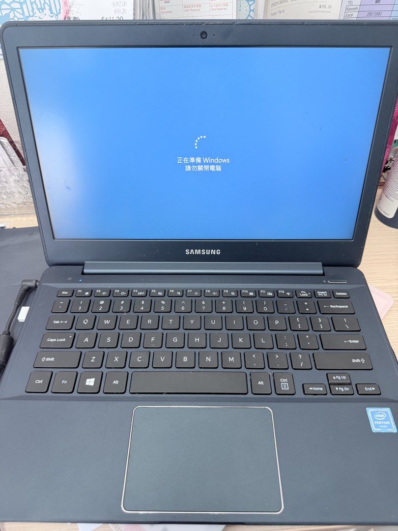 Samsung Laptop - Intel Pentium 4405U - Windows 10 （分類：手提電腦）位於 Hong Kong。 由 fzws8ns2m7 提交（商品編號 1461849660，圖片 2）。簡介： Selling a Samsung laptop. It has an Intel Pentium 4405U processor running at 2.10GHz. Comes with 4GB RAM. The operating system is Windows 10 Home. Screen size is 11.6 inches. Great for everyday tasks.。
