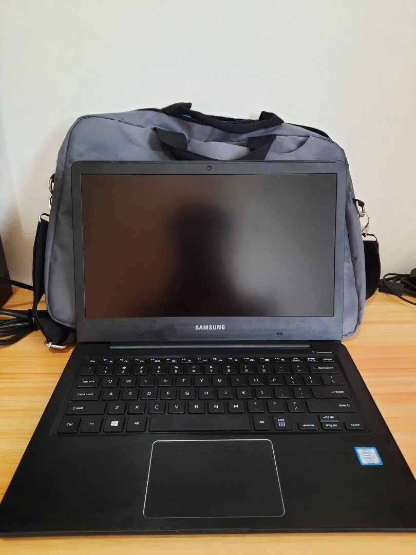 SAMSUNG NOTEBOOK 5 FAMILY (Category: Laptop Bags & Sleeves) located in Manila. Submitted by ako.si.lemmor (Listing ID 1461845477, Image 2). Description: 500R3M (FROM HONGKONG) ✅ Good for gaming and heavy duty applications use ✅ Easy to bring ✅ Ultra slim type design ✅ Newly reformat ❗ 8GB RAM DDR4 SODIMM (upgradeable) ❗ 256 GB NVMe M.2 SSD fast boot and os installed (upgradable) ❗ Intel(R) Core(TM) i5-7200U CPU @ 2.50 GHz (4CPUs), ~ 2.70 GHz with