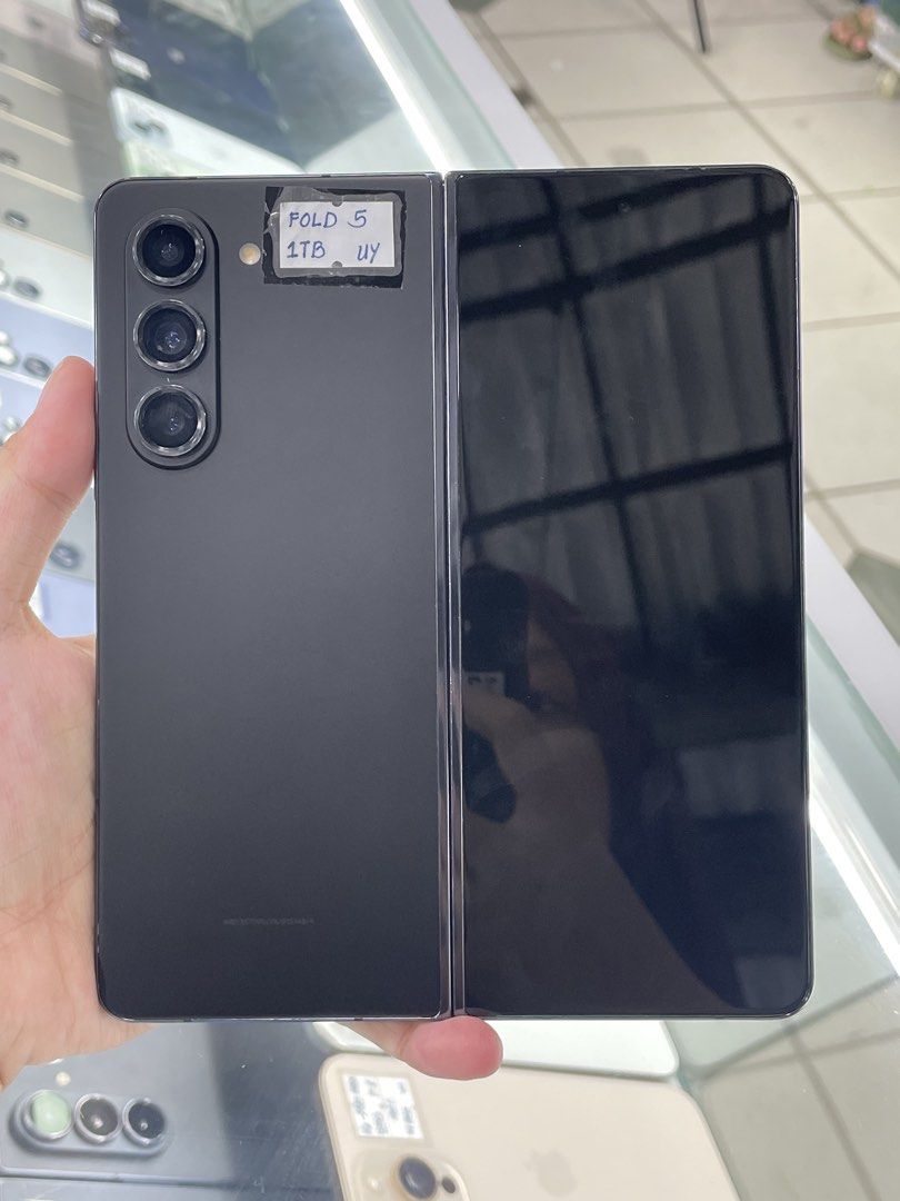 SAMSUNG Z FOLD 5 12/1TERA OPENLINE NTC VARIANT (Category: Samsung) located in San Juan City. Submitted by aynaagadgets (Listing ID 1461978917, Image 1). Description: SAMSUNG FOLD 5 12/1TERA OPENLINE SEPTEMBER 2026 STALL #: XB-07 FOR SALE | TRADE / SWAP PASS SA MGA SCAMMERS / THIRD PARTY (RFS: Buy and Sell) ⬇️DETAILS⬇️ •12/1 TERA (Other storage is also available) •Black (Other color is also available but price may vary) •NTC Variant •95% Smooth •T