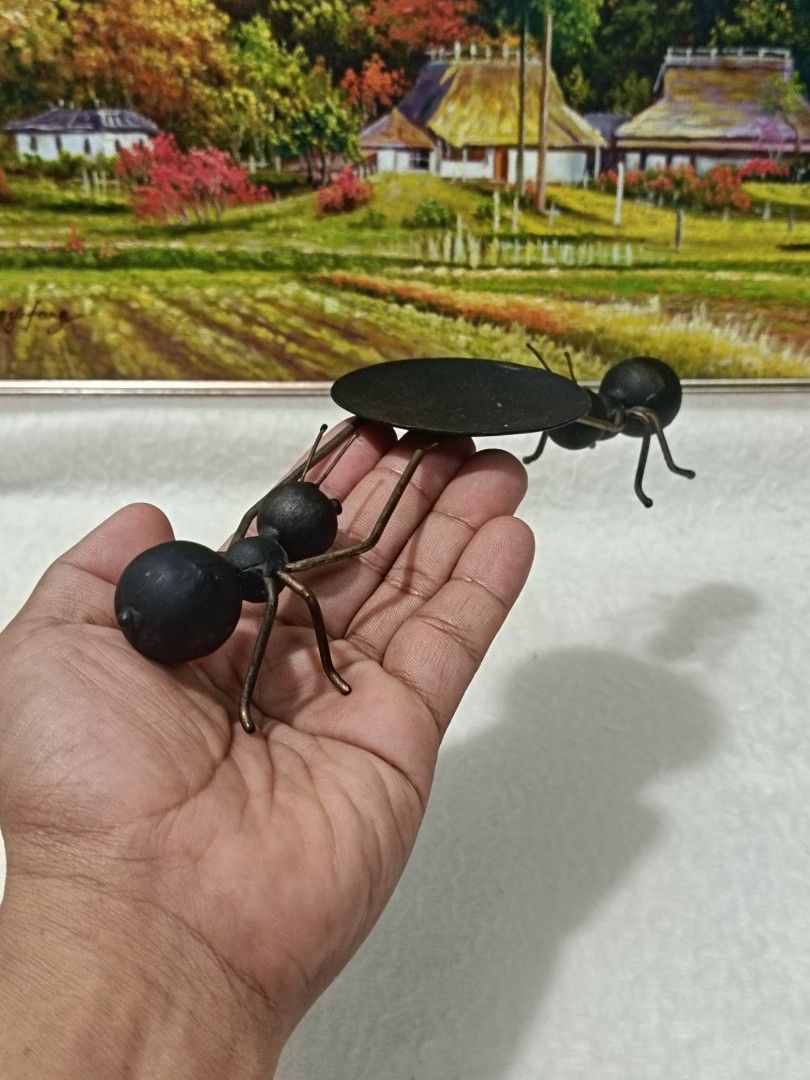Sculpted Ants Metal Candle Holder (Category: Vintage Collectibles) located in Imus. Submitted by ABrielleC (Listing ID 1462034855, Image 3). Description: Video Link https://youtube.com/shorts/46R-B21-S8g?si=8gcUpXvYI1Ei330l Magnetic Metal Height-5cm Length-23cm Japan Surplus Item First to pay Loc Imus Cavite.