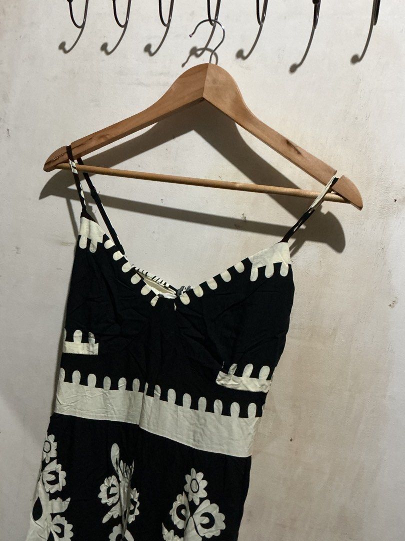 SHEIN BOHO MAXI DRESS (Category: Dresses) located in Dagupan City. Submitted by trendies_collection (Listing ID 1462000365, Image 3). Description: Brand new with pouch Xl on tag, fits large to xl Pwede I adjust tali sa likod No issue.