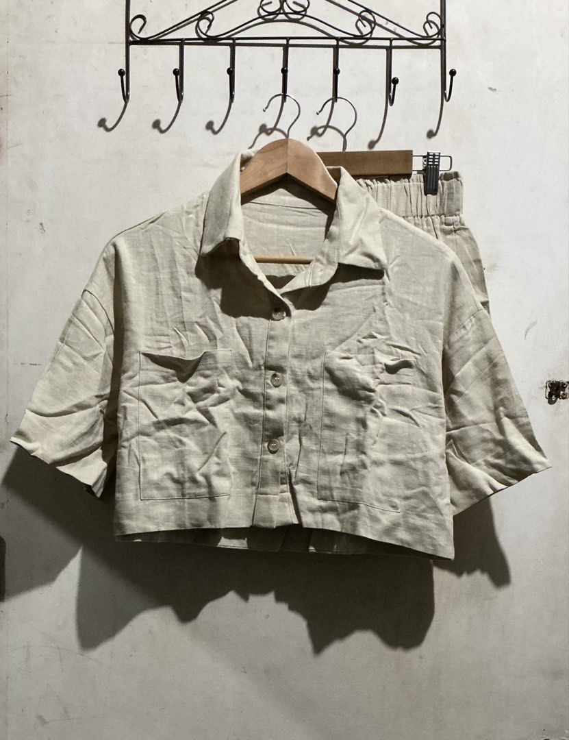 SHEIN CROP POLO AND SHORT SET (Category: Sets or Coordinates) located in Dagupan City. Submitted by trendies_collection (Listing ID 1462009804, Image 1). Description: Brand new with pouch Small on tag, fit up to medium Cotton lenin fabric No issue.