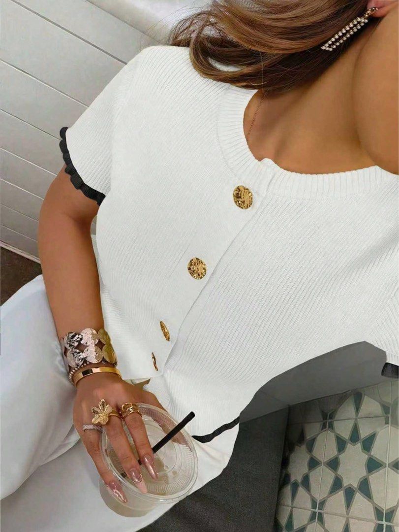 SHEIN Knit Top Black and White - S (Category: Blouses) located in Davao. Submitted by weargels (Listing ID 1461853829, Image 3). Description: .