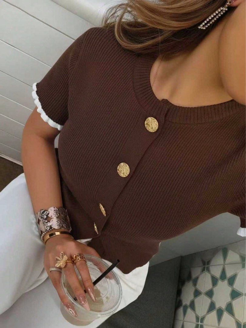 SHEIN Knit Top Brown - S (Category: Shirts) located in Davao. Submitted by weargels (Listing ID 1461853828, Image 3). Description: .