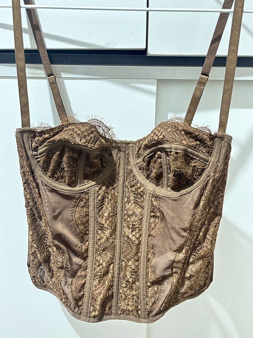 Shein Lace Corset (Category: Sleeveless) located in Makati City. Submitted by _calrr17 (Listing ID 1461836410, Image 1). Description: never used .