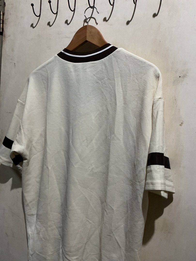 SHEIN OVERSIZED JERSEY SHIRT (Category: Tshirts & Polo Shirts ) located in Dagupan City. Submitted by trendies_collection (Listing ID 1462001130, Image 3). Description: Brand new with pouch Large on tag, Fits up to xl May issue lang sa spelling, missing letter ( slide to see photo ).