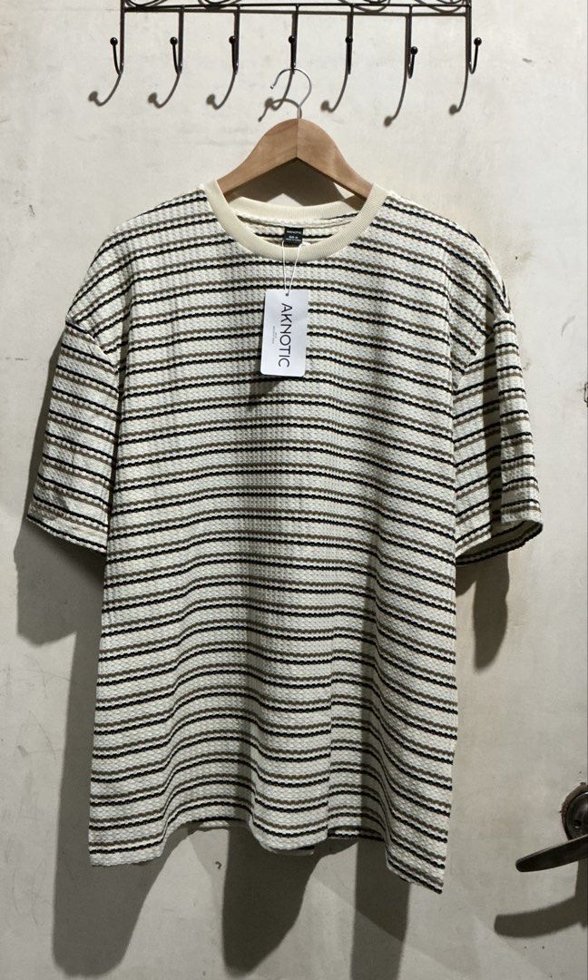SHEIN OVERSIZED STRIPED SHIRT (Category: Tshirts & Polo Shirts ) located in Dagupan City. Submitted by trendies_collection (Listing ID 1462003615, Image 1). Description: Brand new with pouch and hang tag Xl on tag, fit up to 3Xl No issue.