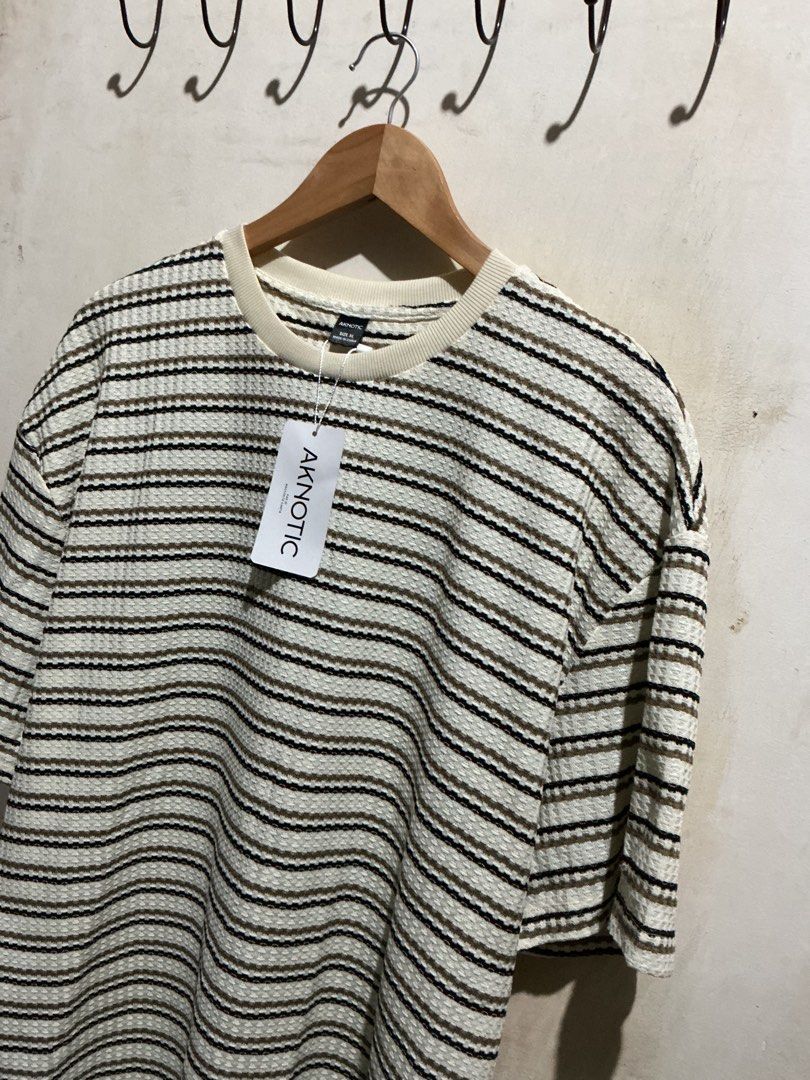 SHEIN OVERSIZED STRIPED SHIRT (Category: Tshirts & Polo Shirts ) located in Dagupan City. Submitted by trendies_collection (Listing ID 1462003615, Image 3). Description: Brand new with pouch and hang tag Xl on tag, fit up to 3Xl No issue.