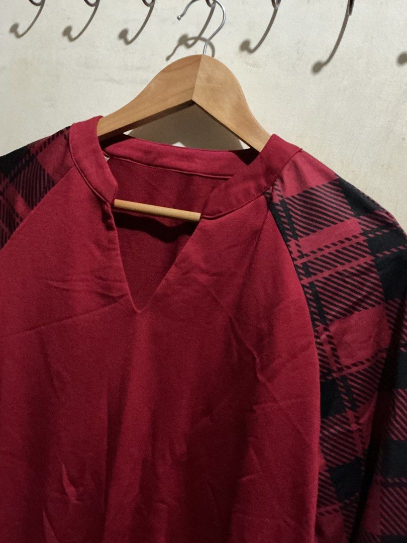 SHEIN PULL OVER (Category: Coats, Jackets and Outerwear) located in Dagupan City. Submitted by trendies_collection (Listing ID 1462007859, Image 2). Description: Brand new with pouch Large on tag No issue.