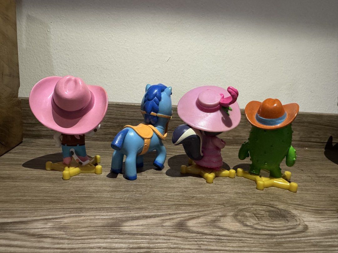Sheriff Callie Wild West Figures Set (Category: Figurines & Statues) located in Quezon City. Submitted by kcapi (Listing ID 1461930140, Image 2). Description: - Set of 4 adorable toy figures - Includes : Sheriff Callie, Sparky, Priscilla Skunk and Toby - Ideal for toy collectors or imaginative play.