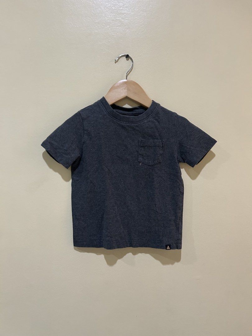 Shirt for toddler boy (Category: Babies & Kids Fashion) located in San Jose. Submitted by abbsc. (Listing ID 1461915114, Image 2). Description: Price range 150-180.