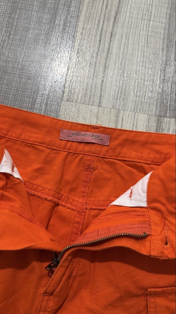 Signature 8 Cargo Skirt Orange (Category: Skirts) located in Orani. Submitted by iveecrz (Listing ID 1461833780, Image 3). Description: Size 27-28inch.