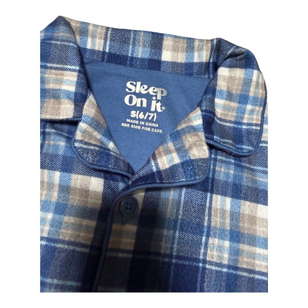 Sleep on it pajama set toddler (Category: Babies & Kids Fashion) located in Lipa City. Submitted by lifestyled (Listing ID 1461851427, Image 3). Description: Sleep on it pajama set toddler Size 6-7 Top-Aa- 15” L- 17.5” Bottom- W-10” L-22..5” (garterized waist) Color rate 8/10 💯 Authentic.
