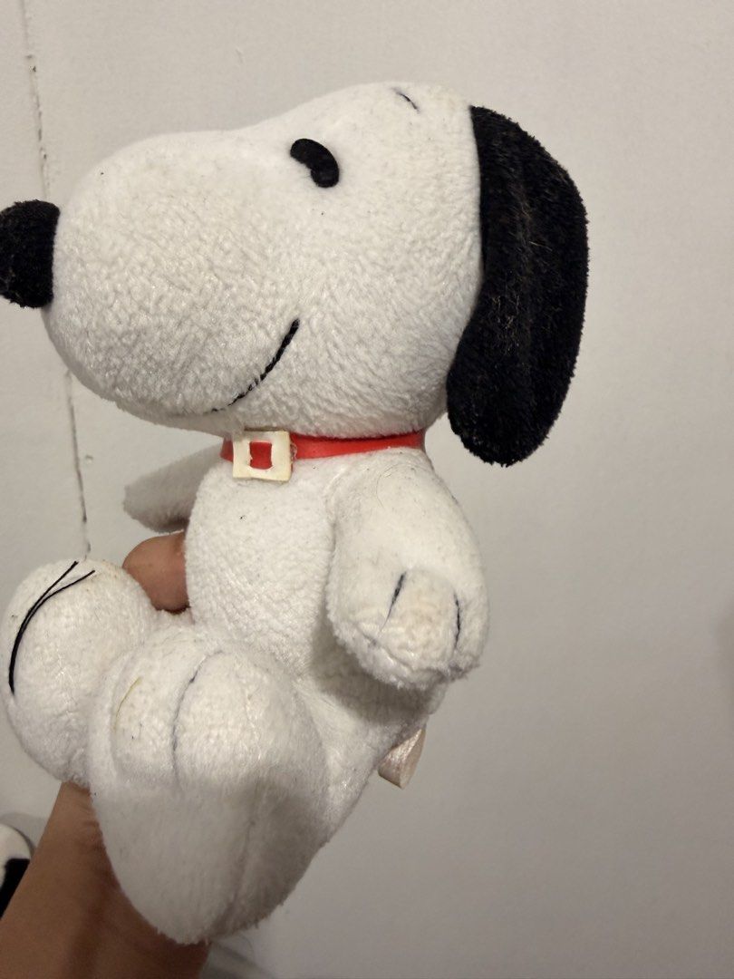 Small Snoopy Plush Toy (Category: Plushies & Soft Toys) located in Quezon City. Submitted by cookiecreammm (Listing ID 1461947670, Image 3). Description: .