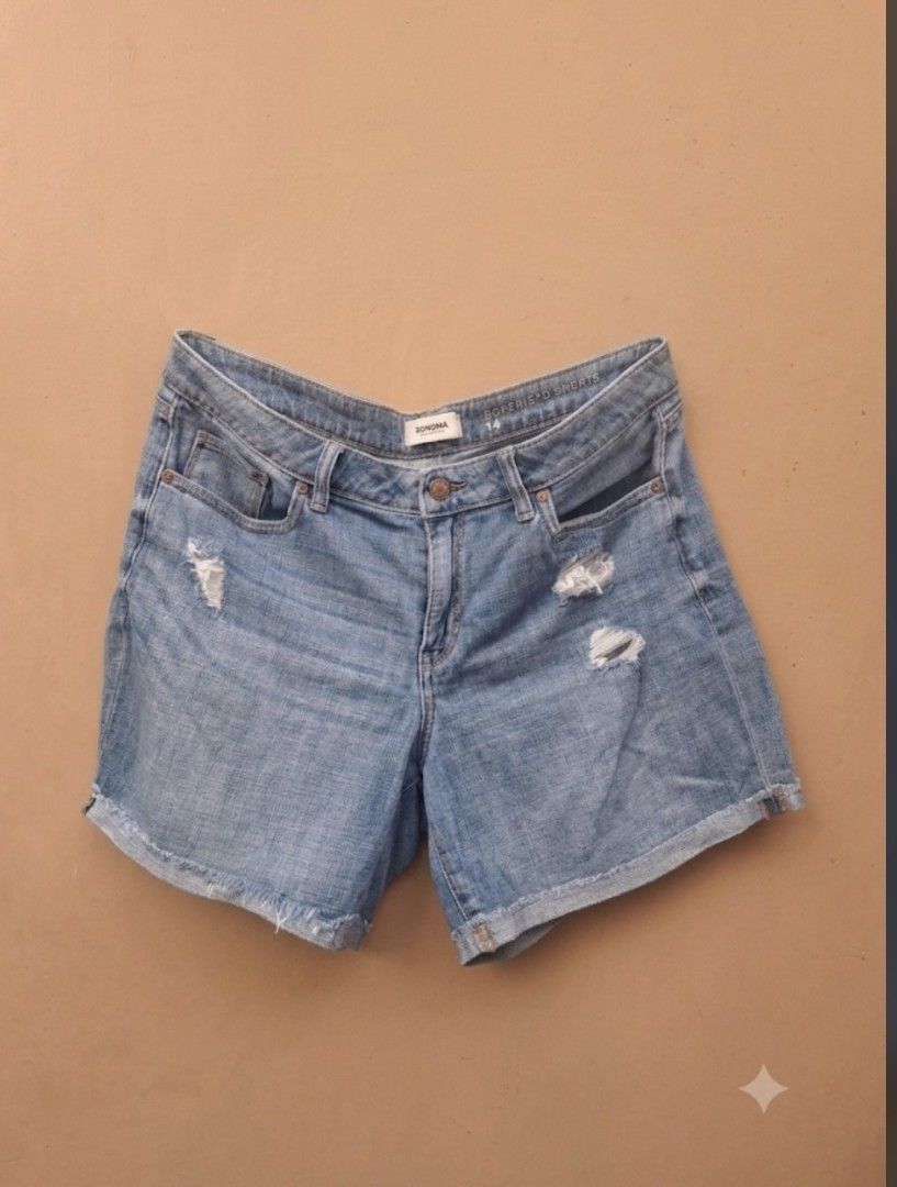 Soft denim shorts s36 (Category: Shorts) located in Cebu City. Submitted by shl.ra (Listing ID 1461887998, Image 1). Description: 36" waist 15" length #plus size.