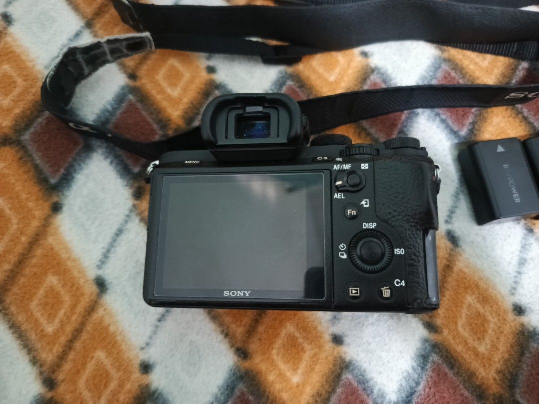 Sony Alpha a7 II Mirrorless body only (Category: Cameras) located in Manila. Submitted by jezmanree (Listing ID 1461998695, Image 3). Description: - Sony Alpha a7 II camera body - Original strap included - Two (2) batteries pero isama ko nayung Isang batt so 3 na - Battery charger - Clean sensor prefer meet up.