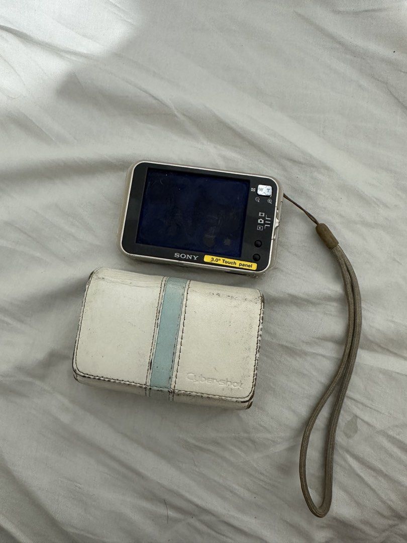SONY CYBERSHOT DSC-N9 (Category: Cameras) located in Manila. Submitted by kyle29 (Listing ID 1461926589, Image 3). Description: FS: SONY DSC-N2 Orginal Battery Original Charger Orginal Pouch Issue: The touchscreen isn’t working. Battery door 9 Cebu City.