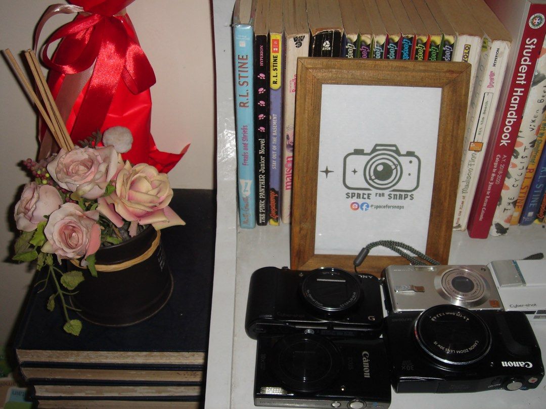 Sony Cybershot T5 (Category: Cameras) located in Los Banos. Submitted by spaceforsnaps (Listing ID 1461951231, Image 3). Description: Sony Cybershot DSC-T5 in Black ≫ ₱4599 ♡ no issue! specs: *fixed jp language ≫ body: 8/10 (signs of usage on the upper side of the body) ≫ 6.0 MP CCD sensor ≫ 3x optical zoom (38–114mm equivalent) ≫ ISO 64–400 ≫ f/3.5 – 4.4 ≫ 2.5-inch LCD ≫ uses Memory Stick Duo / PRO Duo ≫ video: VGA (640×480) ≫ Optical SteadyShot