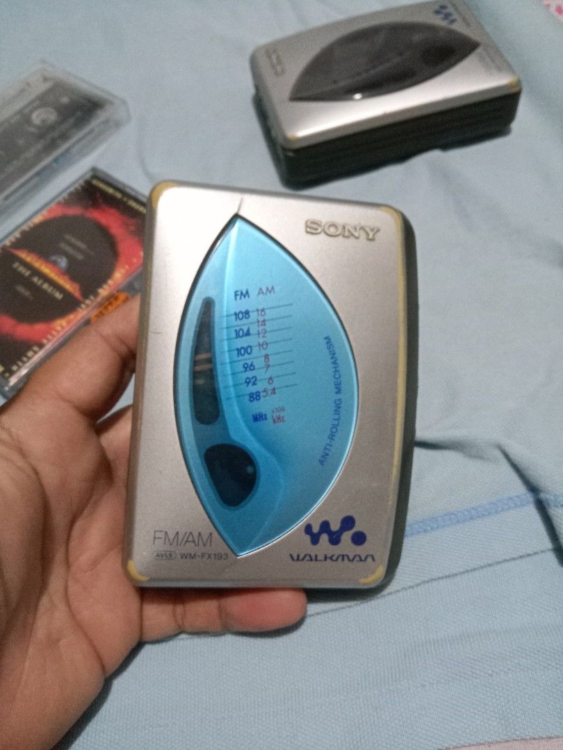 SONY WM F193 (Category: Portable Music Players) located in Bulacan. Submitted by dyazpuzhpley021577r (Listing ID 1461932777, Image 1). Description: fm am only work , tape player , once play it stop on its own open for pick up or shipp GCASH ONLY !! THNKS.