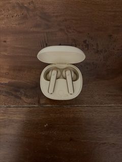 (Category: ) located in . Submitted by essentiallynew (Listing ID 1461992015, Image 1). Description: .