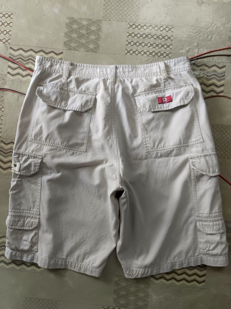 SouthPole Cargo Jorts (Category: Shorts) located in Argao. Submitted by jps1thrift4shop (Listing ID 1461814128, Image 2). Description: SouthPole Cargo Jorts •Excellent Condition •W-36 L-24 Hem-13 •(Have a 10 Pockets) •Pm sa issue •Color rate 9/10 •550+sf Item with id for safety purposes‼️‼️ loc cebu item are thrifted.