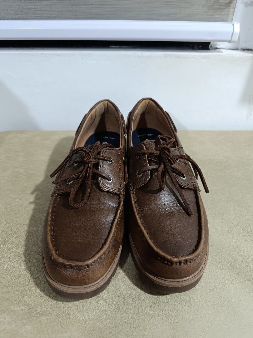 Sperry Brown Leather Boat Shoes - Size US 9.5 (Category: Casual Shoes) located in Iloilo. Submitted by minemo216 (Listing ID 1462017290, Image 1). Description: UNISEX PRELOVED Brown leather boat shoes from Sperry. Classic style with laces and durable sole. Size US 9.5, UK 7, EUR 40.5, CM 26.5. Made in Bangladesh. Great for casual wear..